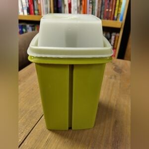 Vintage Tupperware Avocado Green Pickle Keeper Olive Green